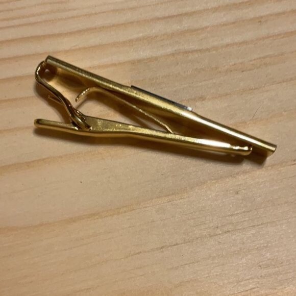 Gold Tie Clip With Black Enamel Accent - Picture 3 of 4